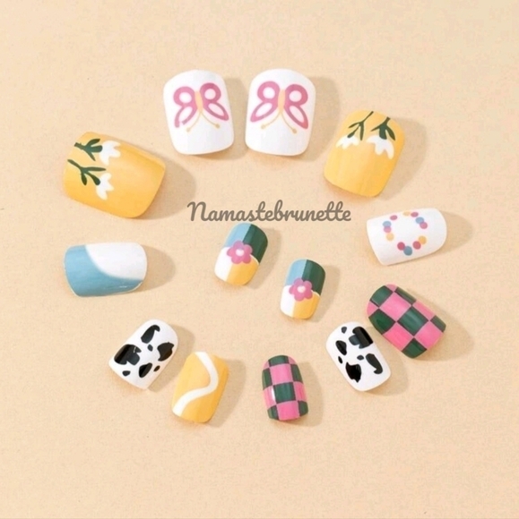 2/$16 Floral Butterfly Press On Nails - Picture 3 of 17